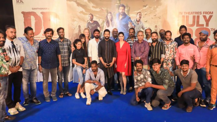 ‘டிடி ரிட்டர்ன்ஸ்’ டிப்பிக்கல் சந்தானம் படம்தானாம்! - Dhinasari Tamil