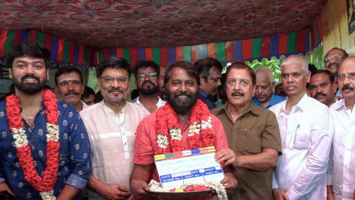 எழுத்தாளர் அஜயன் பாலா எழுதி இயக்குநராக அறிமுகமாகும் திரைப்படம்! - Dhinasari Tamil